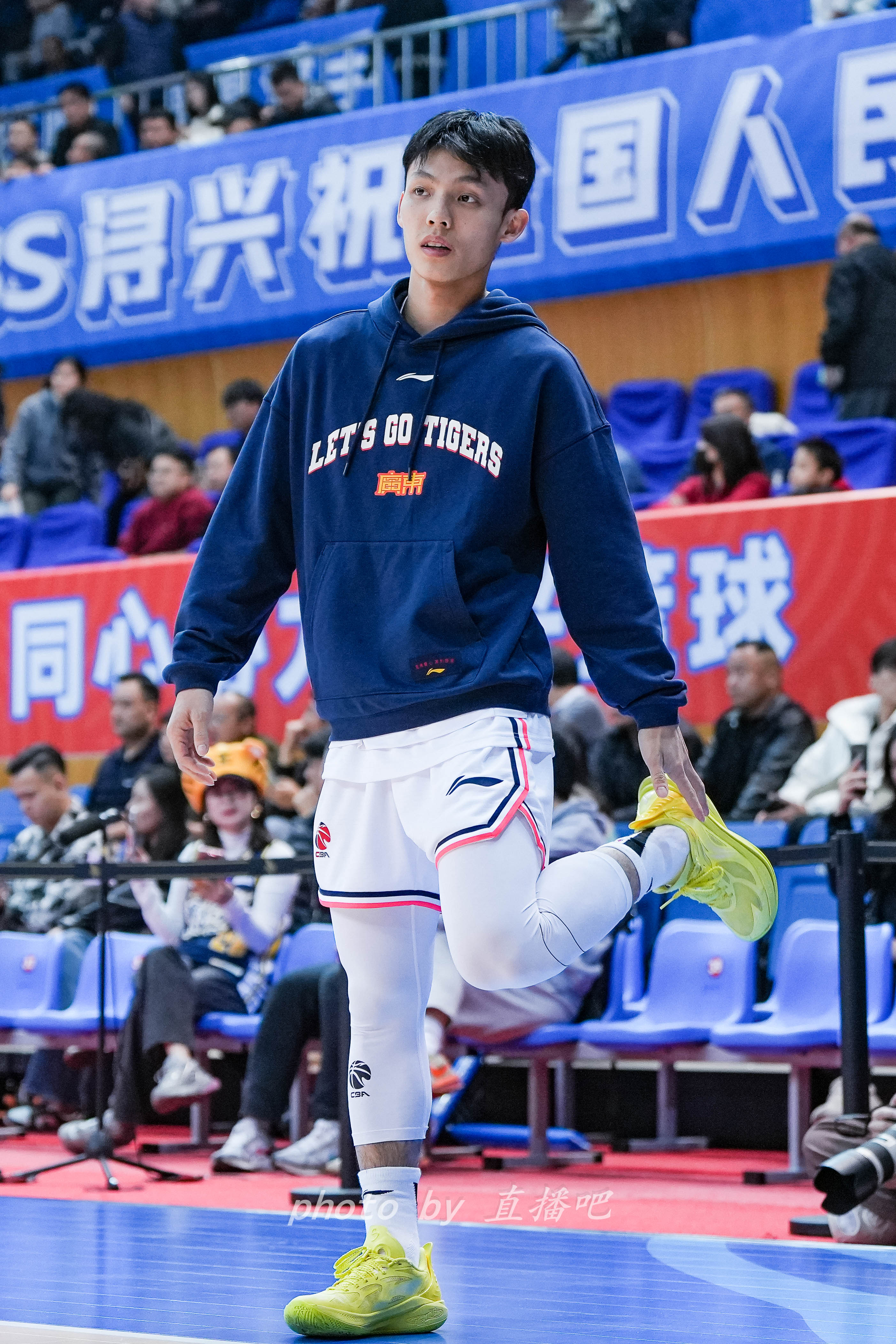  “控球中鋒”！徐杰這身體素質有億點東西