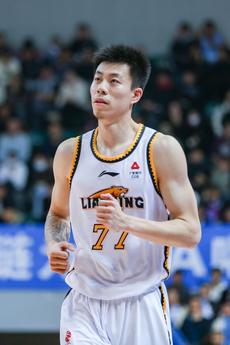  媒體人：張鎮(zhèn)麟、韓德君將因傷缺席今晚對陣北控的比賽