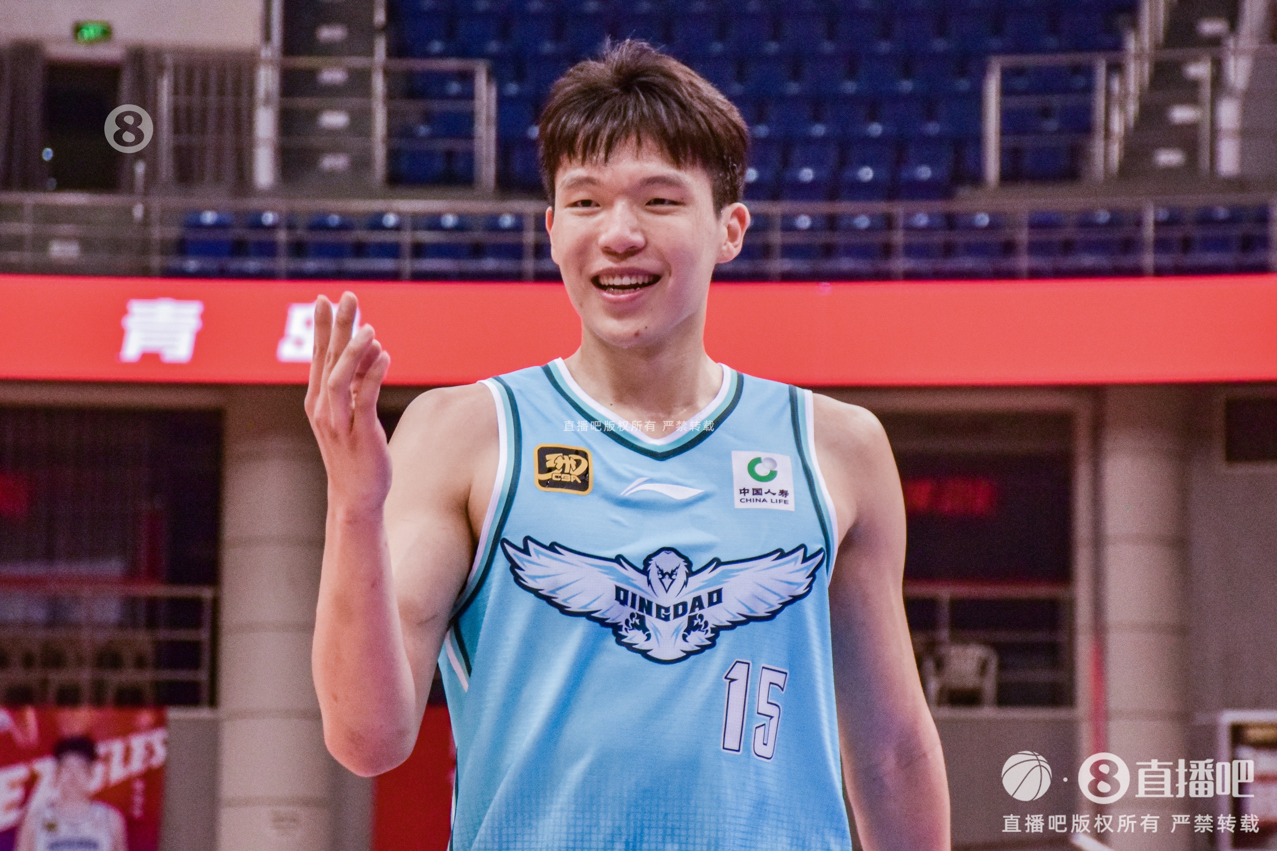  不滿(mǎn)18歲能打！記者：避免了耽誤楊瀚森這樣年輕有天賦球員的成長(zhǎng)